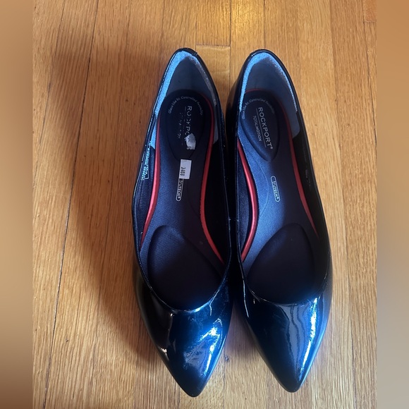 Rockport Black Patent Leather Pointed Toe Ballet Flats, Size 9.5 - Picture 3 of 5